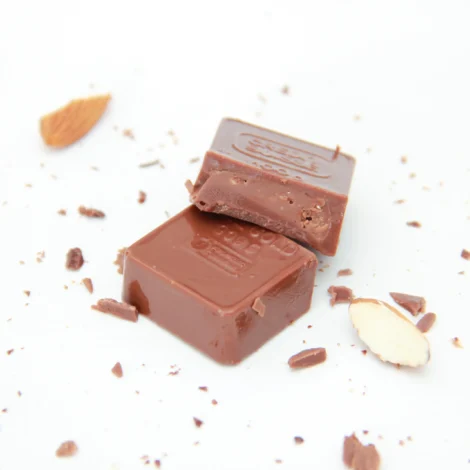 Milk Chocolate Praline and Almond Cream - Image 1
