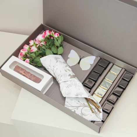 Blossom Treat Box 01