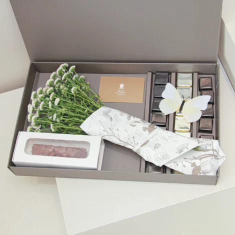 Blossom Treat Box 02